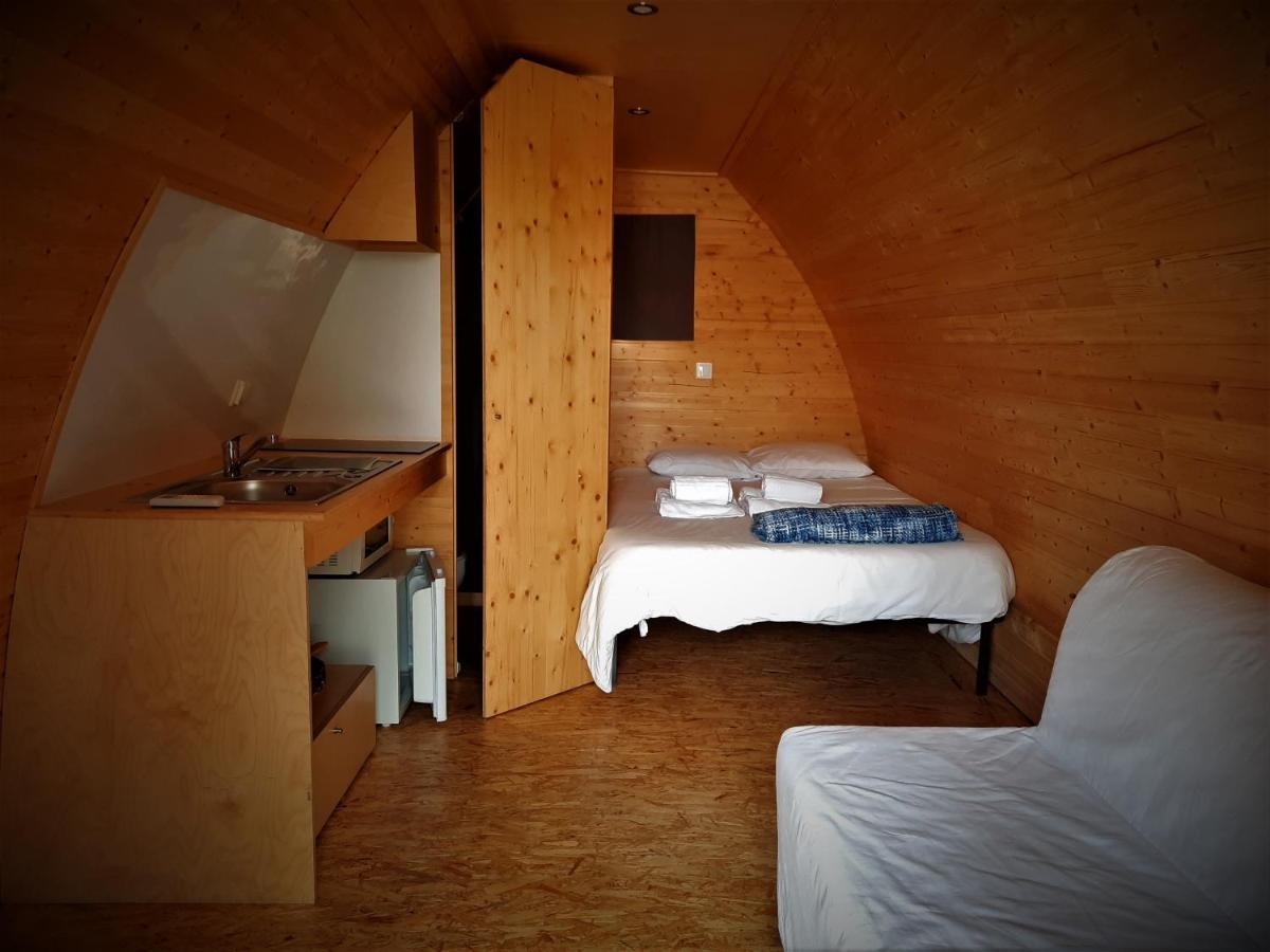 Glamping Hills Hotel Santa Comba de Rossas Buitenkant foto