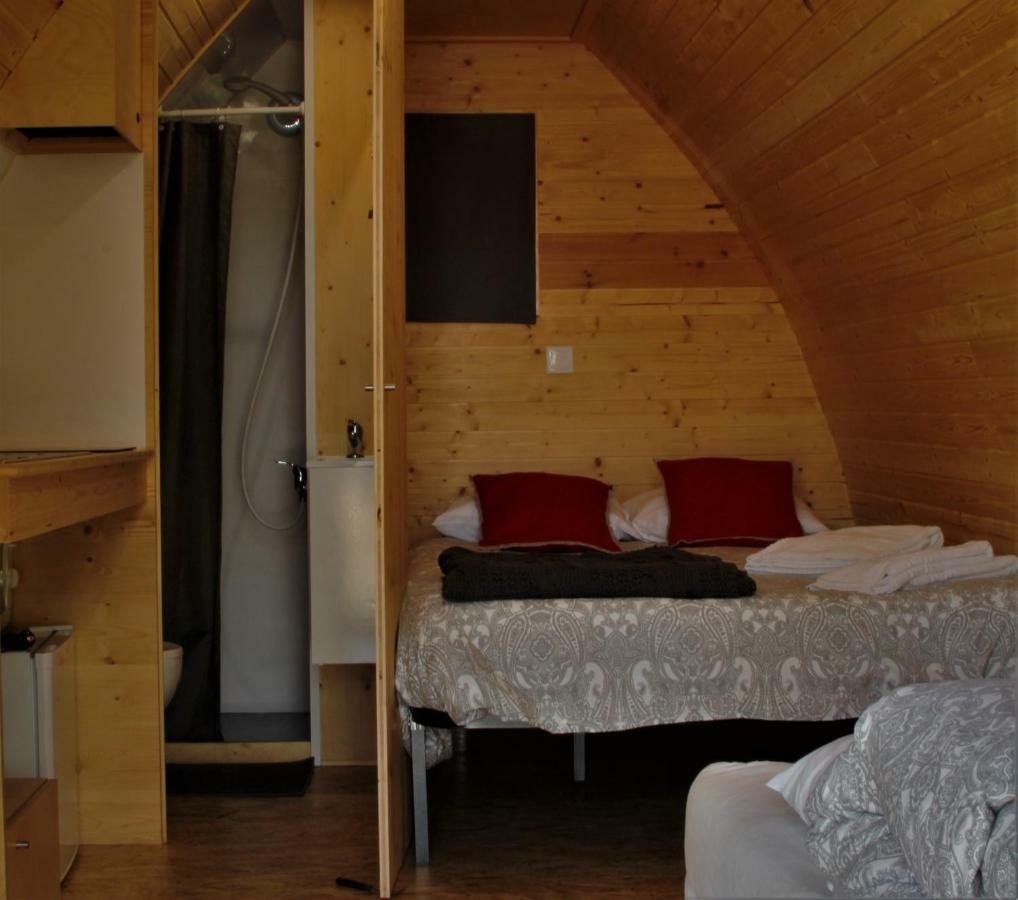 Glamping Hills Hotel Santa Comba de Rossas Buitenkant foto